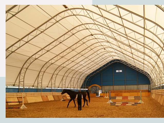 Строительство конных манежей в Полевском